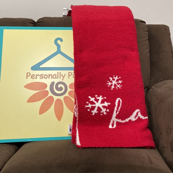 Cupcakes & Cashmere Oversized FALALA Throw - Picture 2 of 4